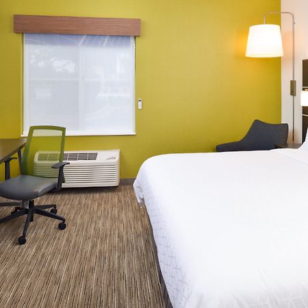 Holiday Inn Express Wixom By Ihg Dış mekan fotoğraf