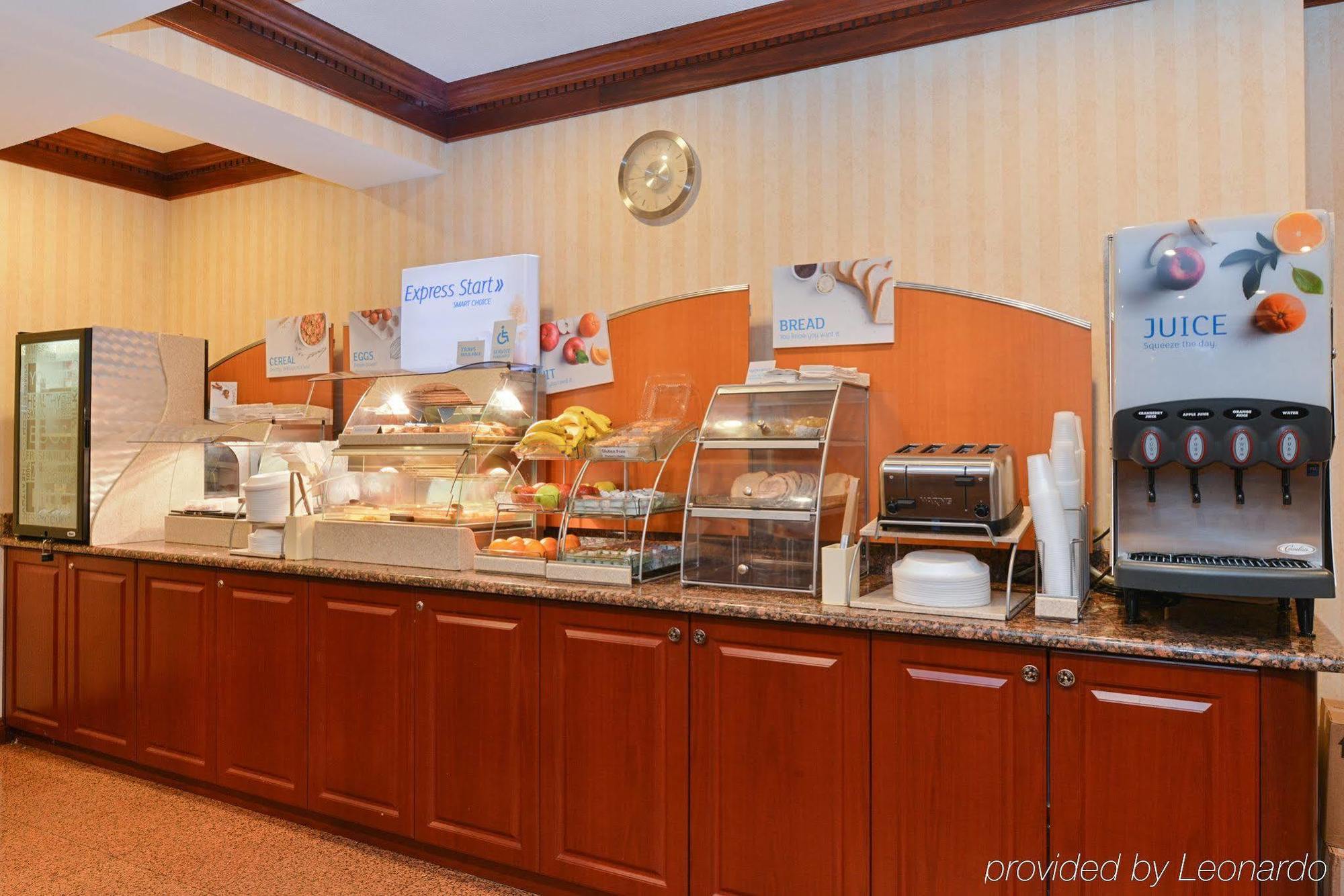 Holiday Inn Express Wixom By Ihg Dış mekan fotoğraf