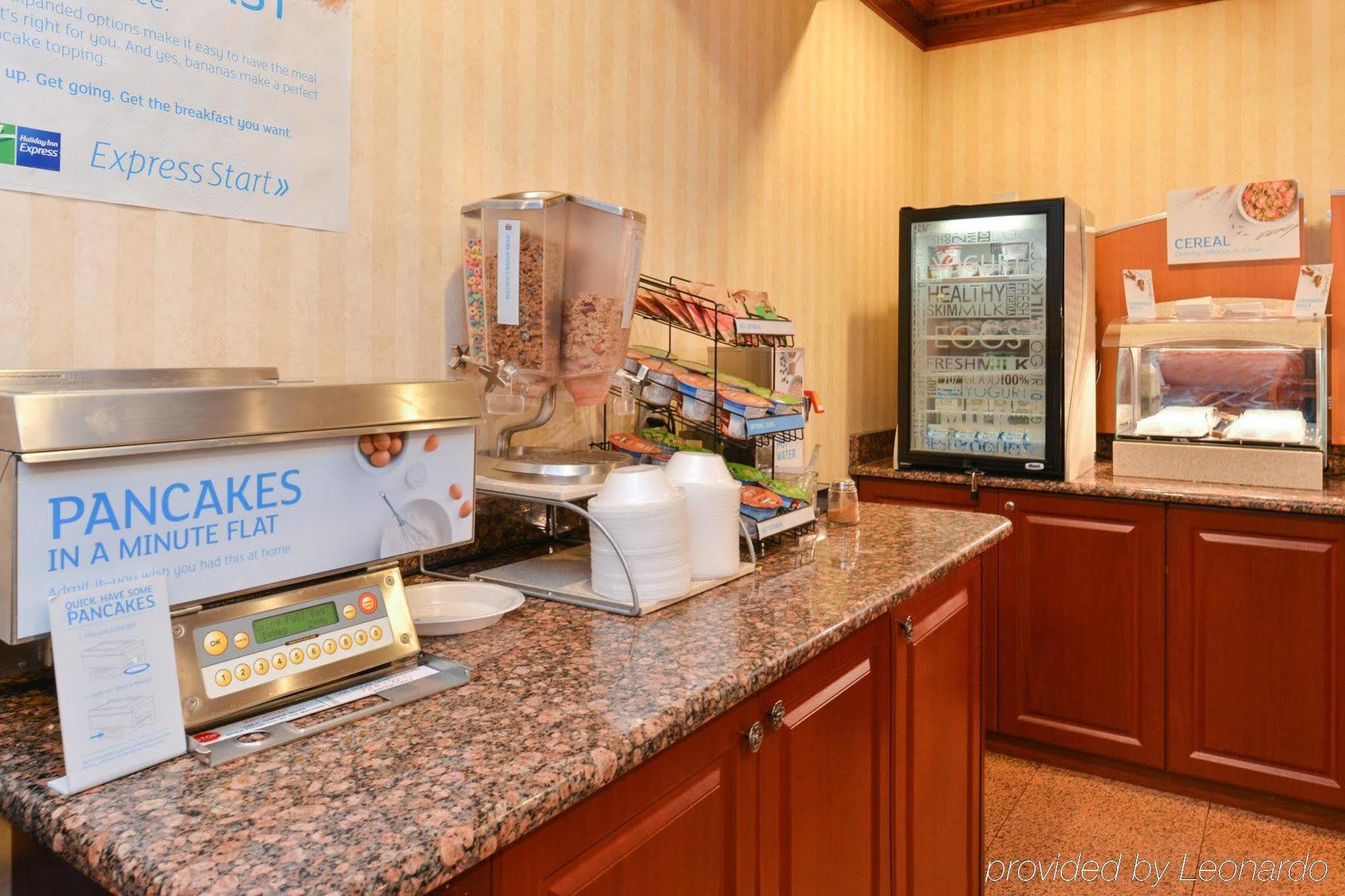 Holiday Inn Express Wixom By Ihg Dış mekan fotoğraf