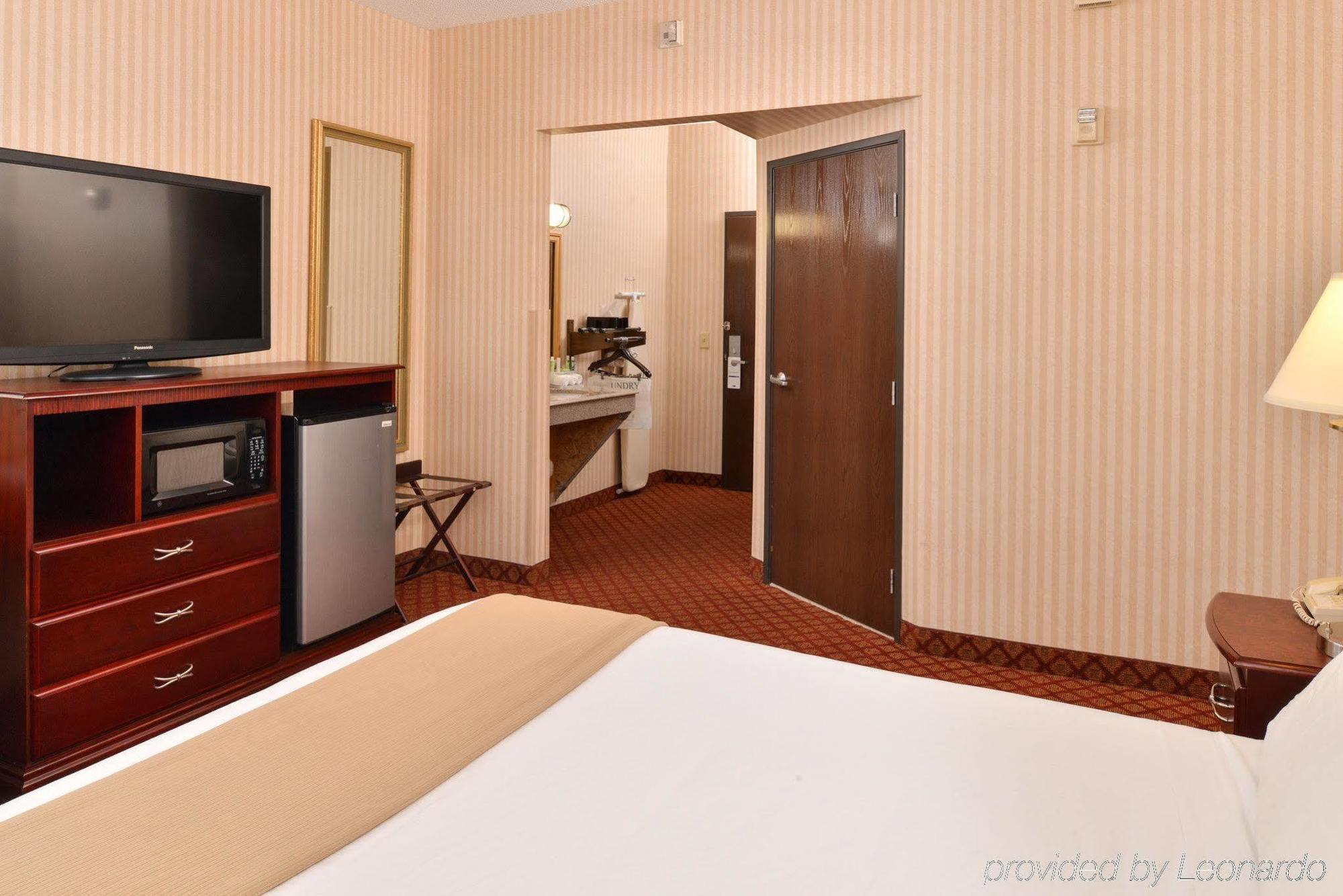 Holiday Inn Express Wixom By Ihg Dış mekan fotoğraf