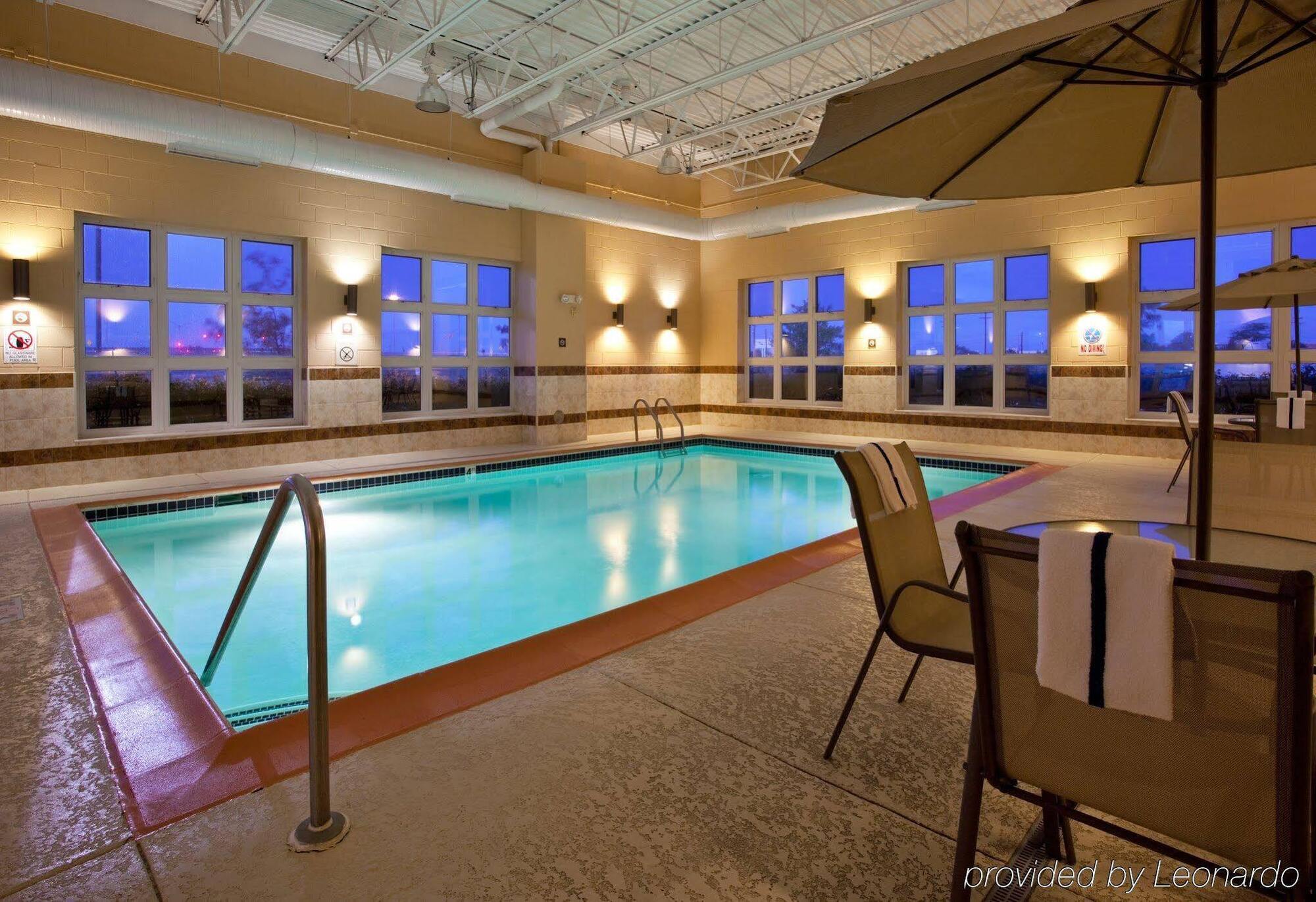 Holiday Inn Express Wixom By Ihg Dış mekan fotoğraf